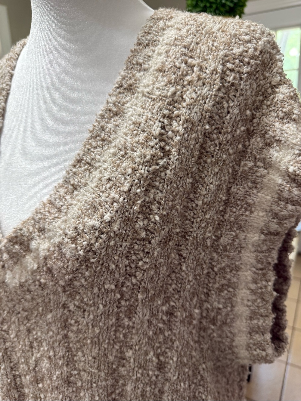 Promesa Neutral Marled Knit Vest in Beige and Cream Size : Large - Picture 5 of 7